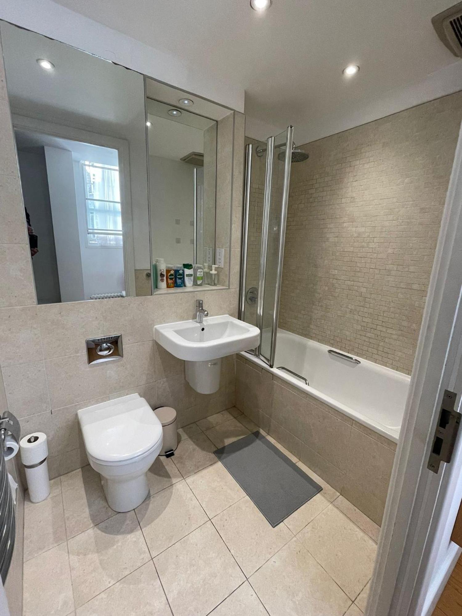 One Bedroom Apartment In Holborn London Bagian luar foto