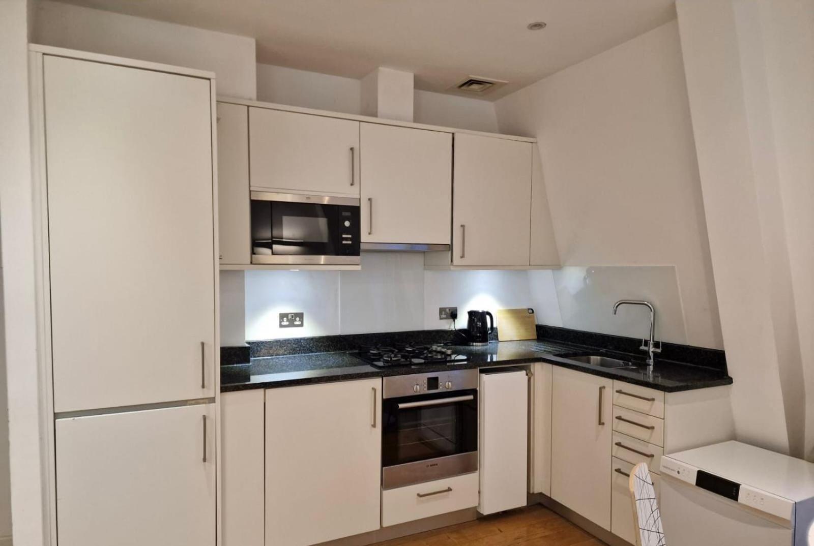 One Bedroom Apartment In Holborn London Bagian luar foto